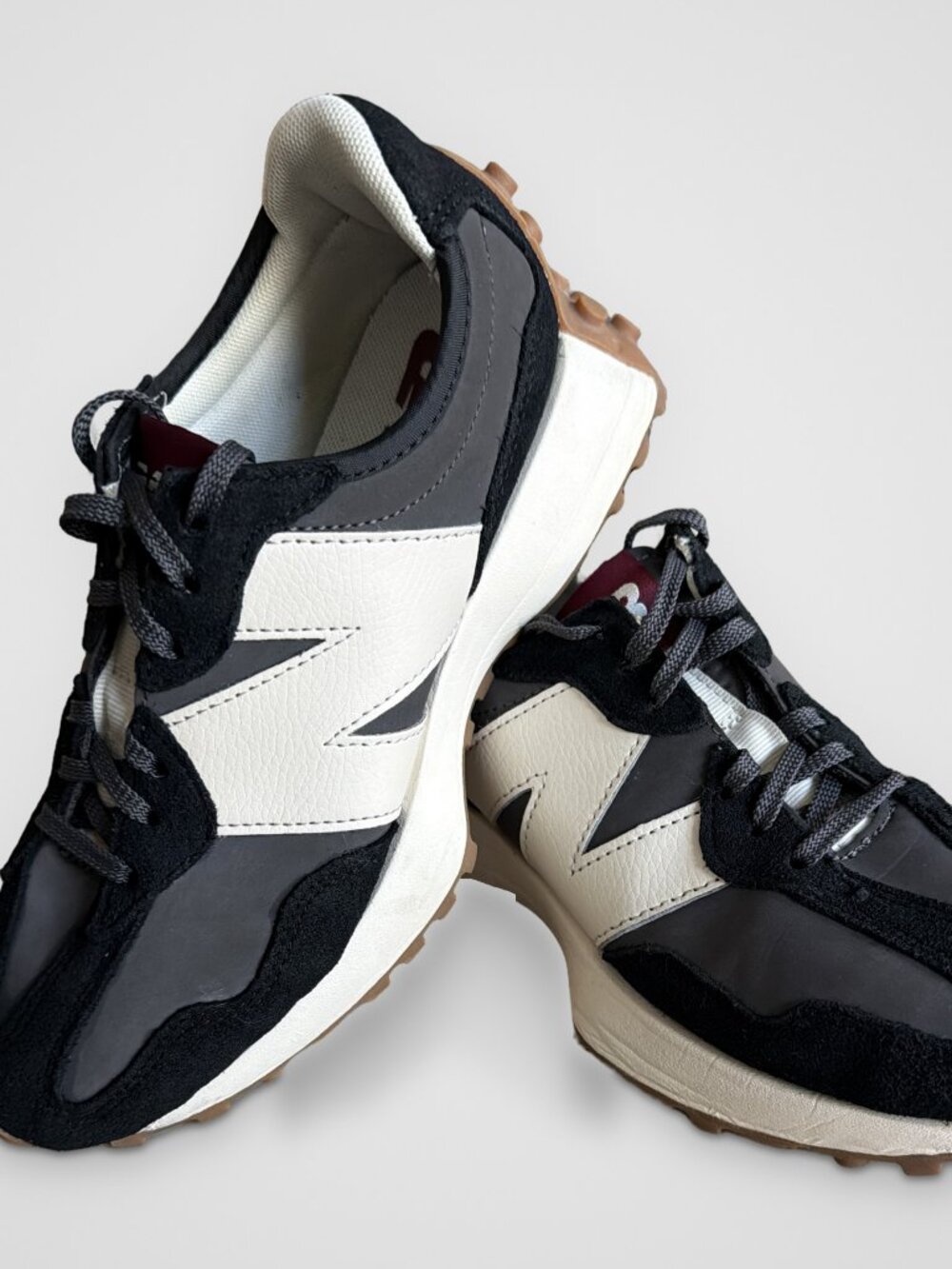 New Balance 327 Black Moonbeam Gum Sole Sneakers WS327KC Women 8 Men 6.5